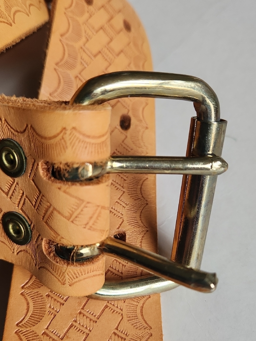 NEW WITHOUT TAG / Klein Tools Embossed Leather Belt in Natural Tan - Picture 5 of 8